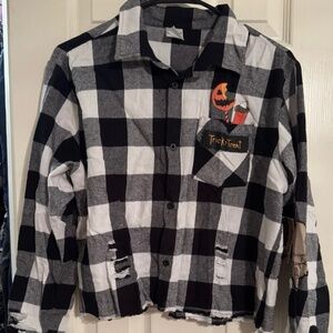 Spirit Halloween Trick ‘R Treat Sam Cropped Distressed Womens Flannel Large  New